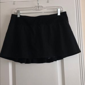 Black lulu lemon skirt